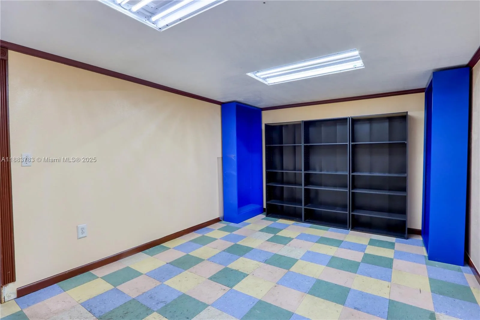 6250 W 21st Ct, Hialeah, FL 33016 photo 4