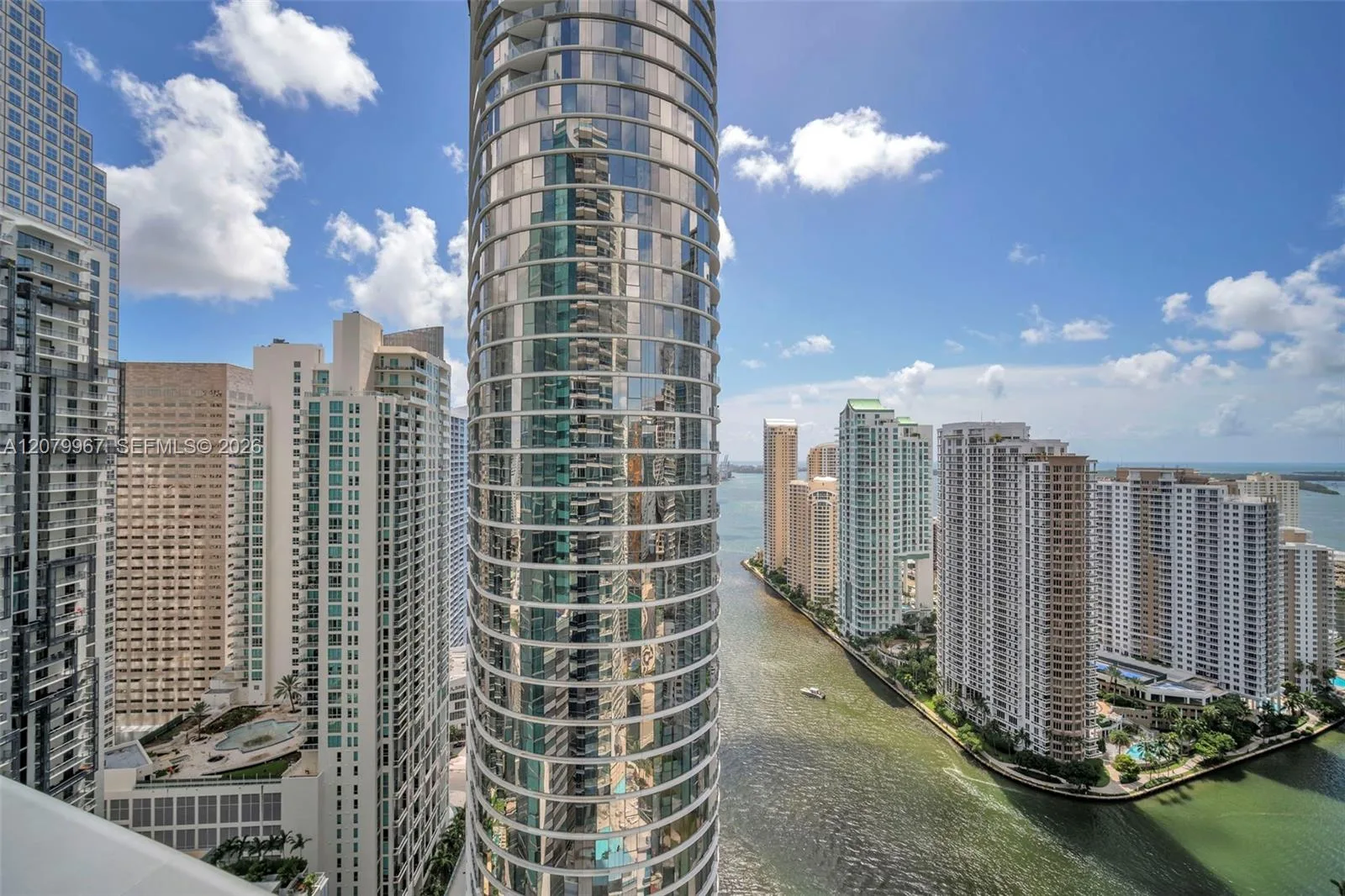 200 Biscayne Boulevard Way # 3703, Miami, FL 33131