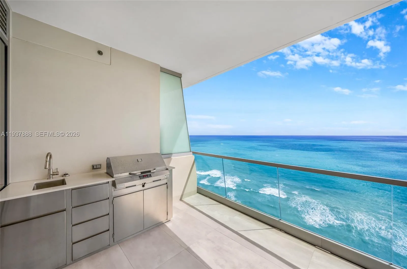 18501 Collins Ave # 2502, Sunny Isles Beach, FL 33160 photo 3