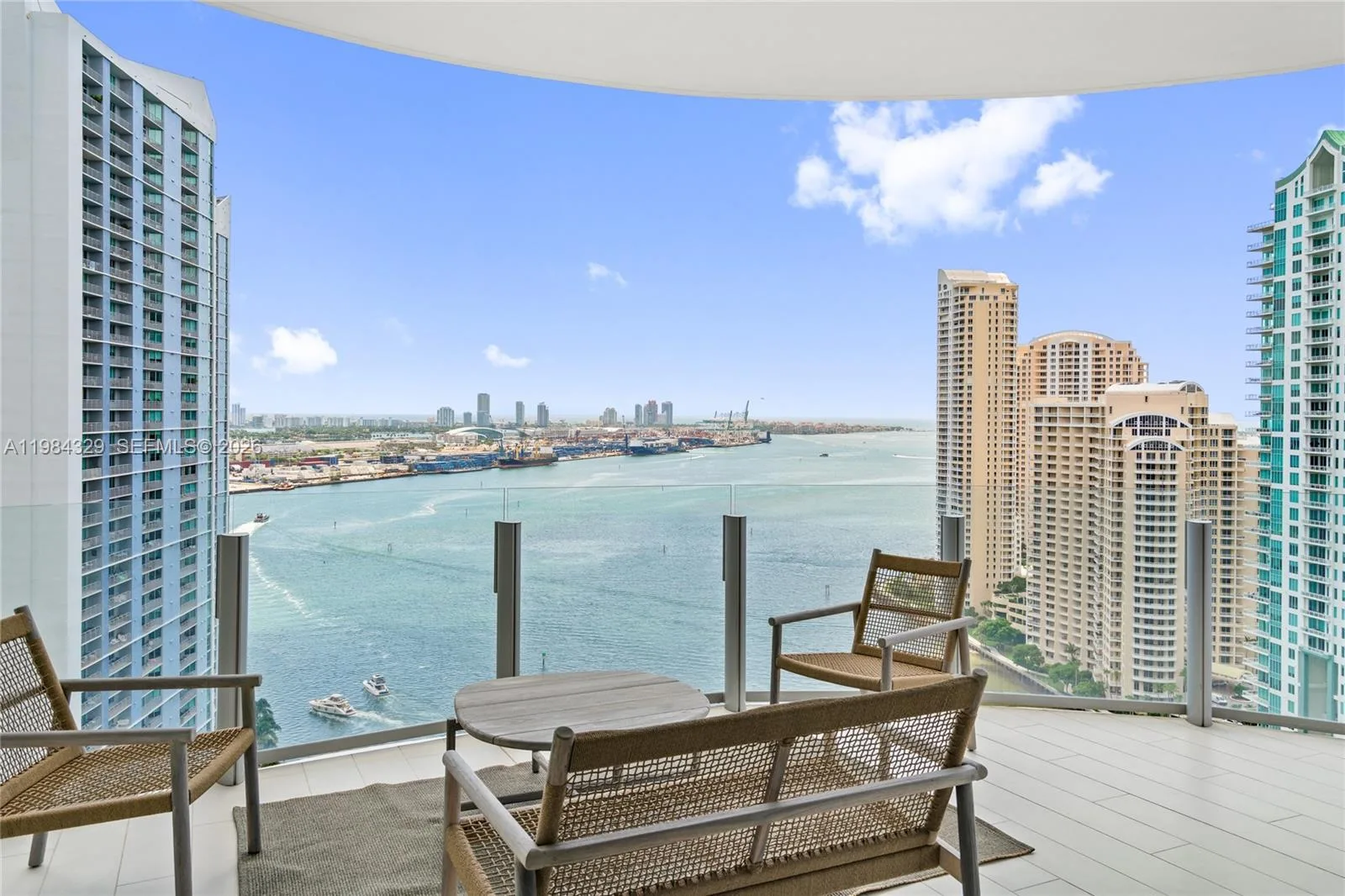 300 Biscayne Boulevard Way # 2601E, Miami, FL 33131