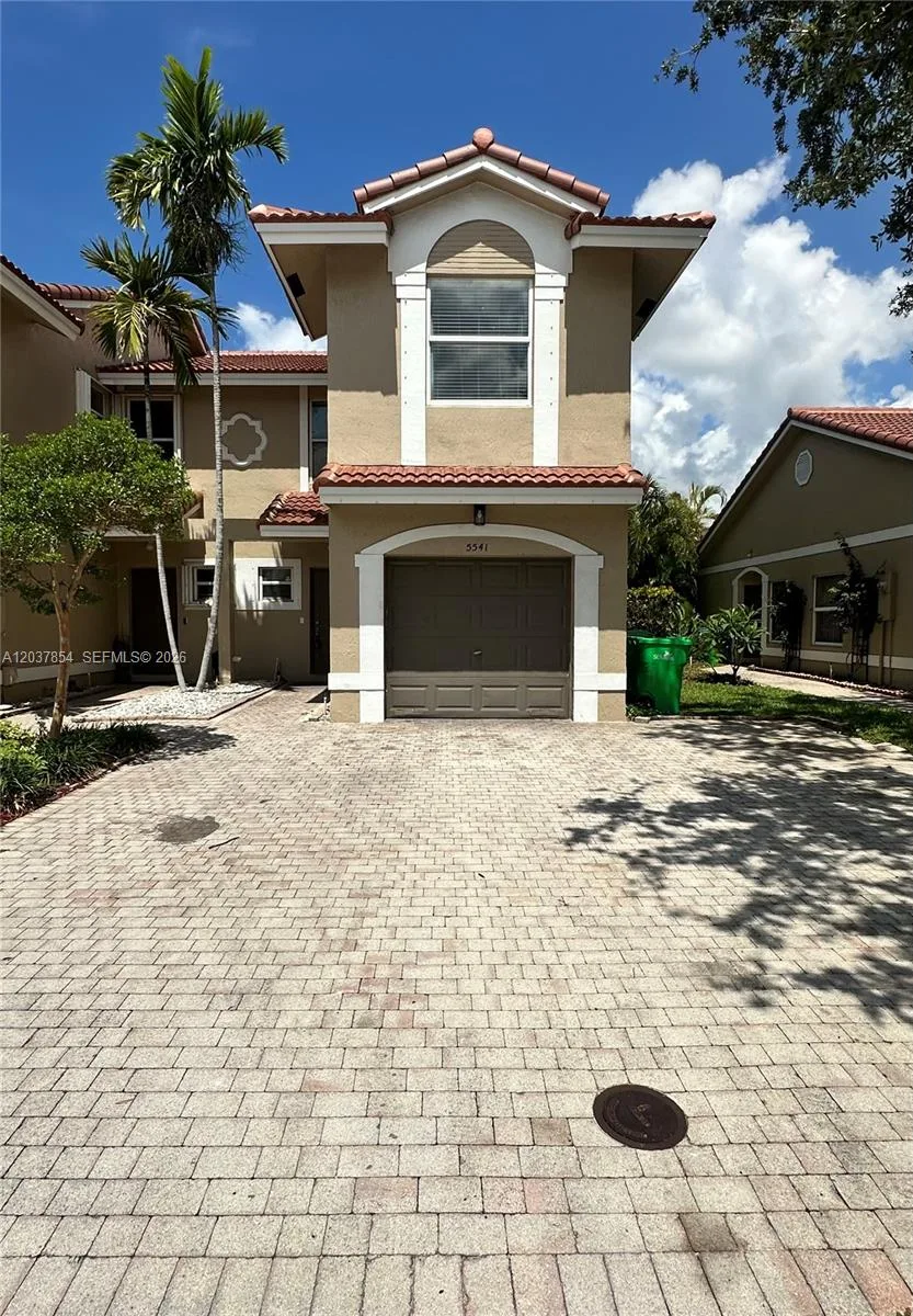 5541 NW 90th Ter, Sunrise, FL 33351