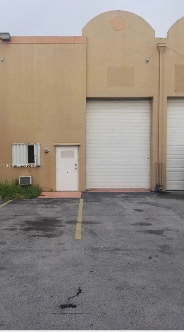 1701 W 37th St # 15, Hialeah, FL 33012