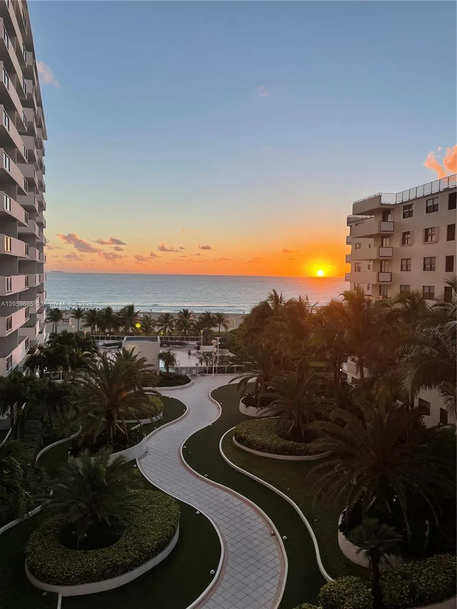 100 Lincoln Rd # 719, Miami Beach, FL 33139