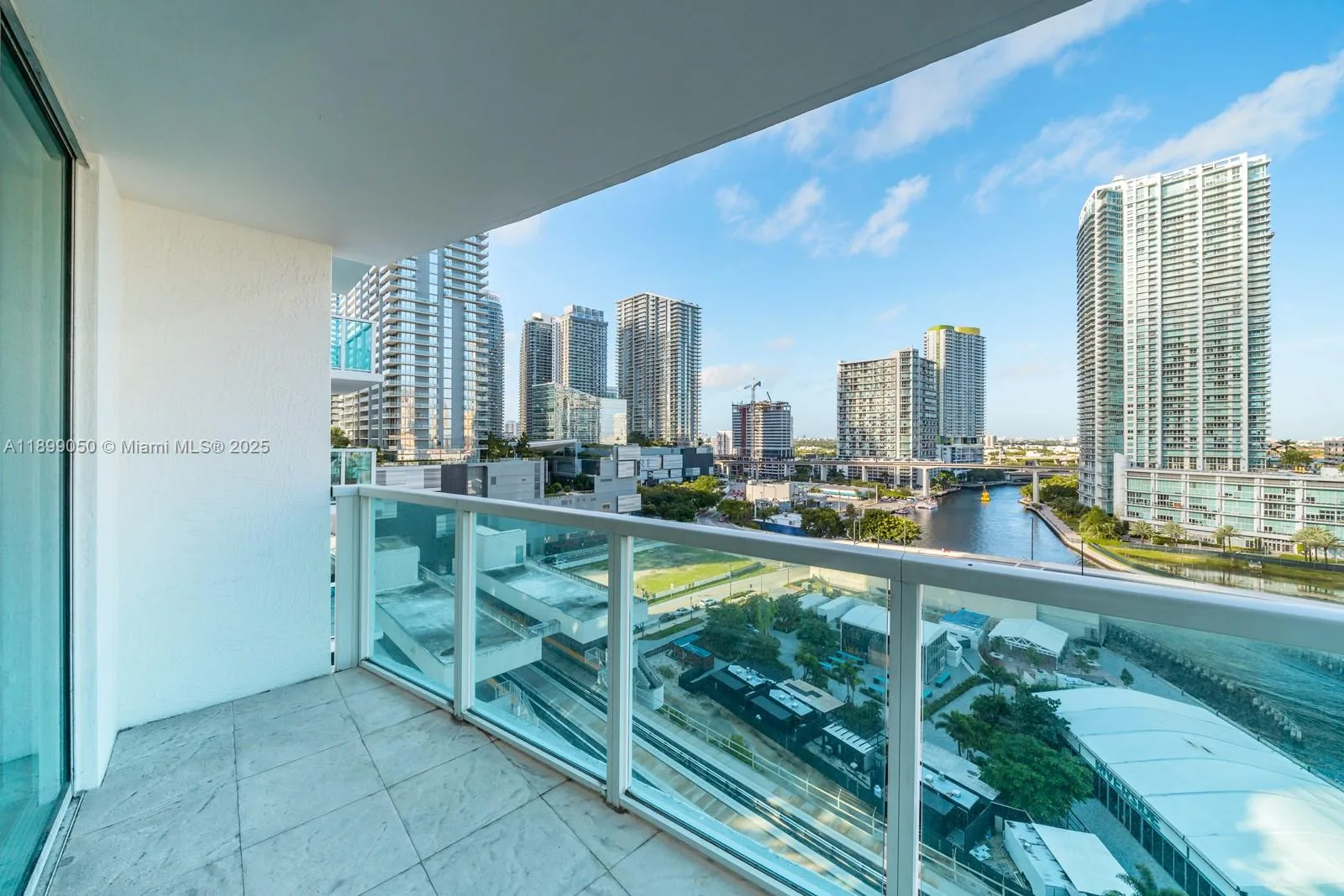 31 SE 5th St # 1507, Miami, FL 33131 photo 2