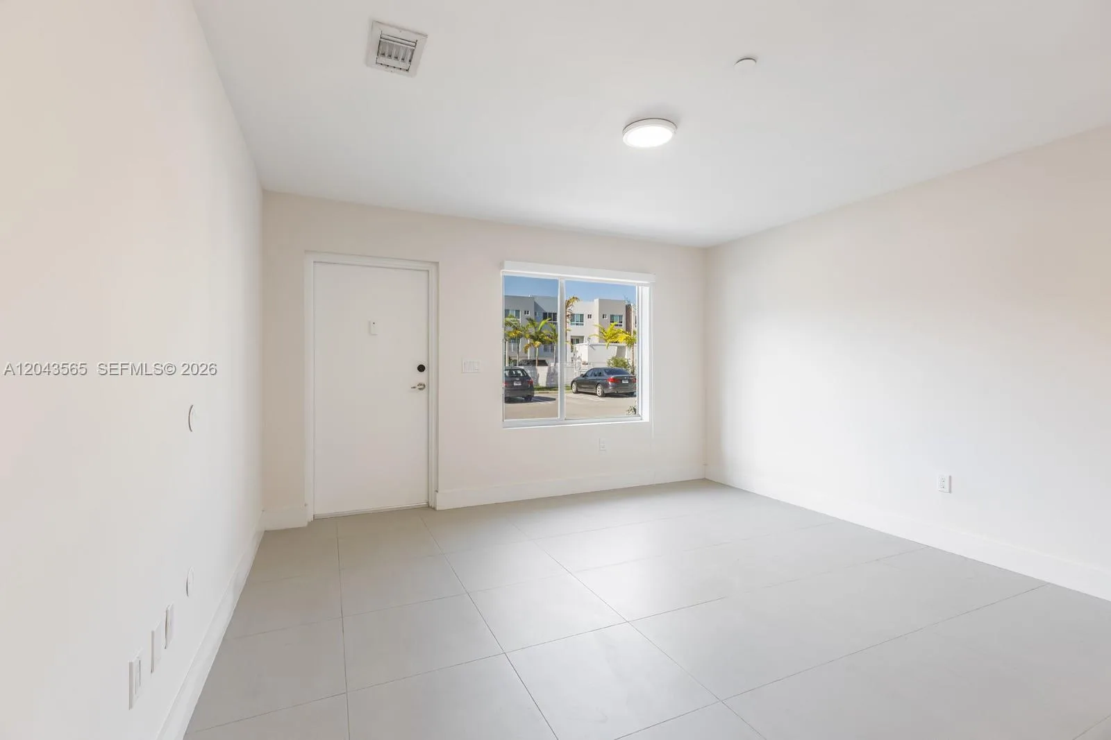 2505 NE 193rd St # 4108, Miami, FL 33180 photo 2