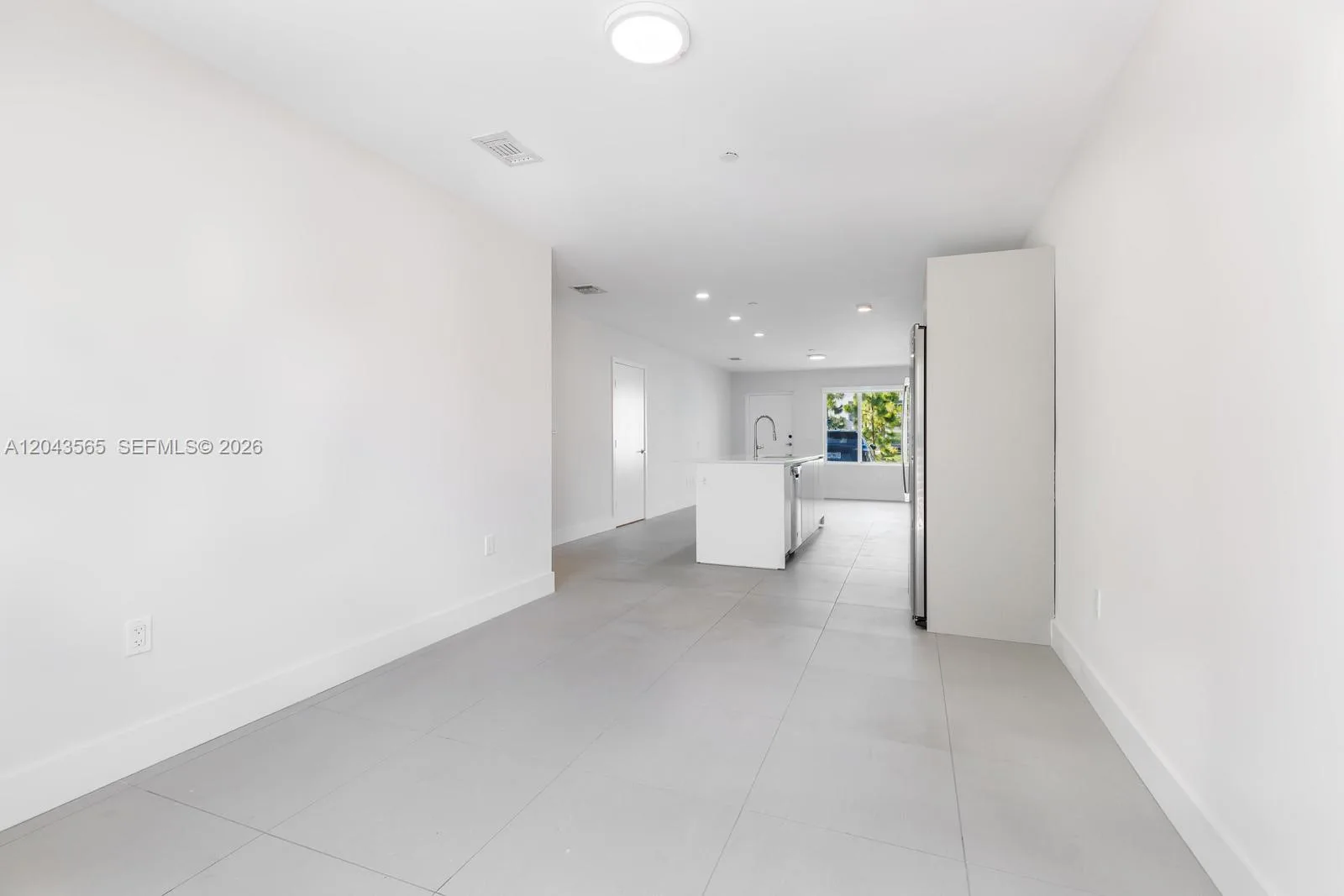 2505 NE 193rd St # 4108, Miami, FL 33180 photo 3