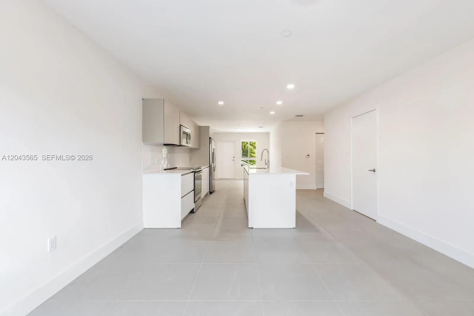 2505 NE 193rd St # 4108, Miami, FL 33180 photo 7
