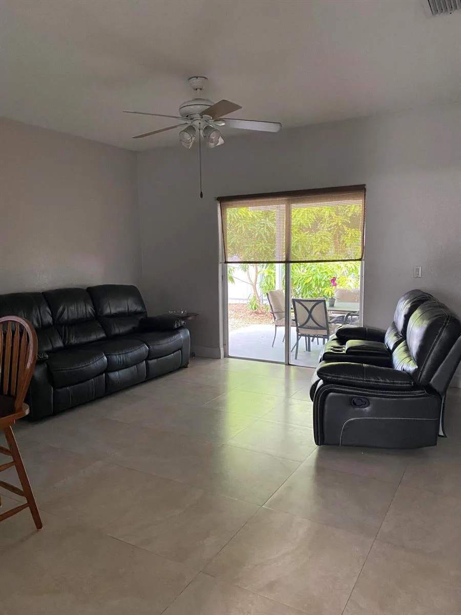 16307 NW 91st Avenue, Miami Lakes, FL 33018 photo 3