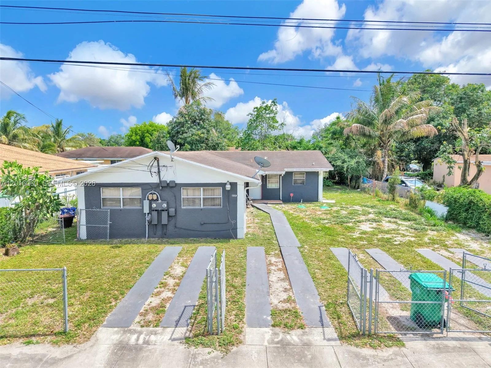 2352 NW 102nd St, Miami, FL 33147