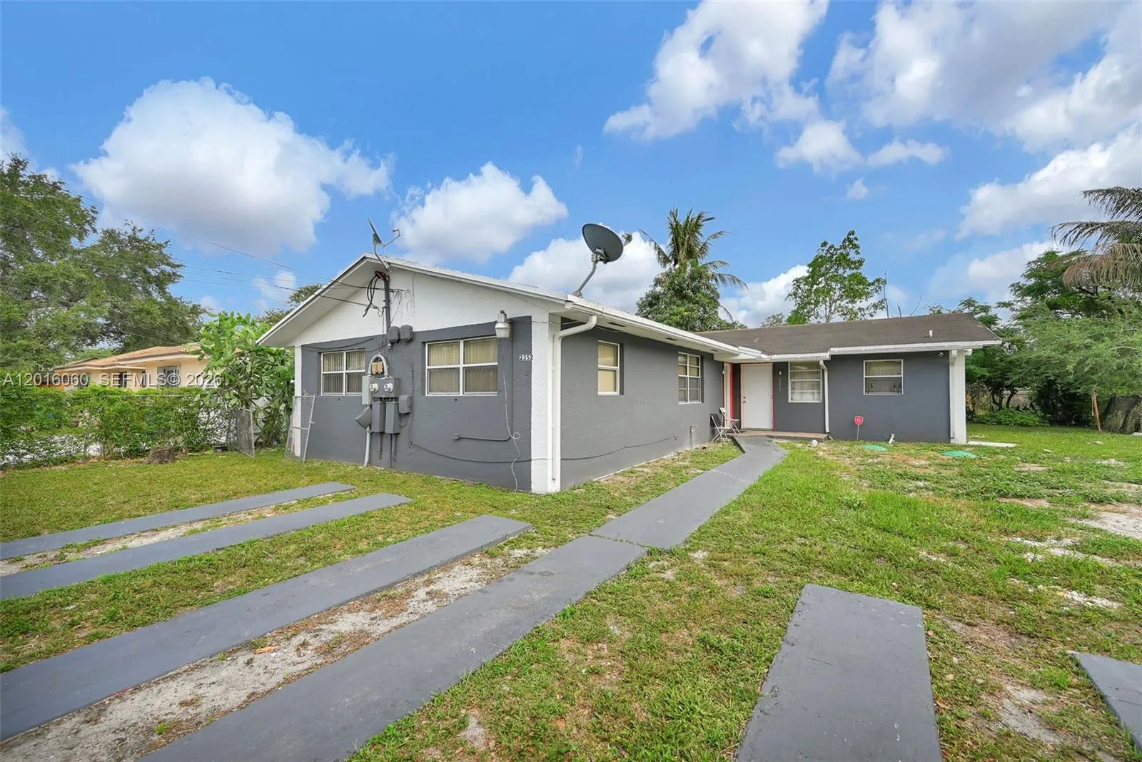 2352 NW 102nd St, Miami, FL 33147 photo 2