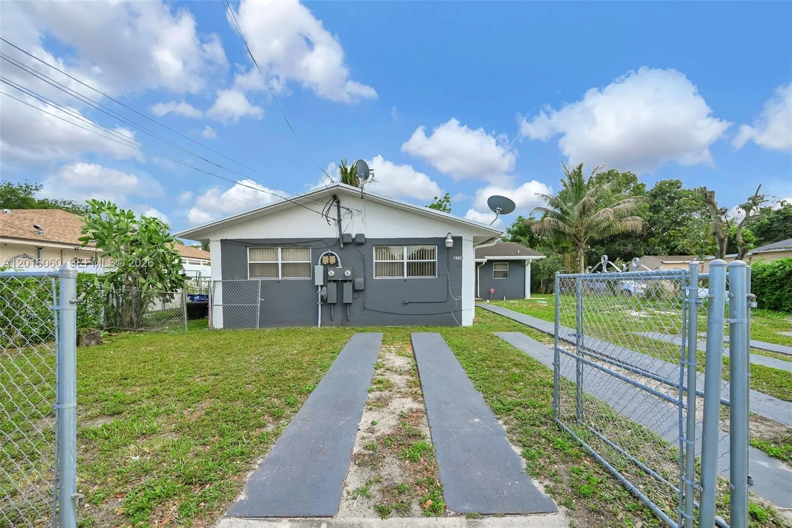 2352 NW 102nd St, Miami, FL 33147 photo 3