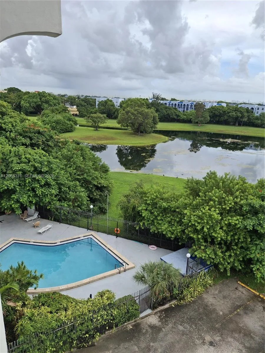9682 Fontainebleau Blvd # 603, Miami, FL 33172
