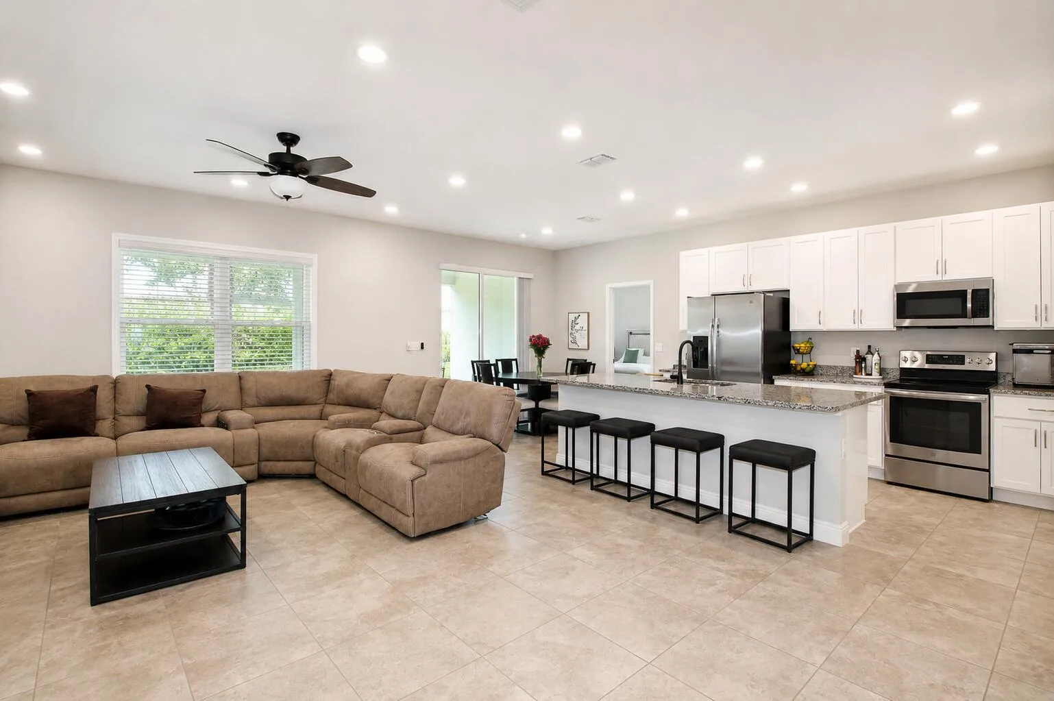 1013 SW EUREKA Avenue, Port St. Lucie, FL 34953 — zdjęcie 5