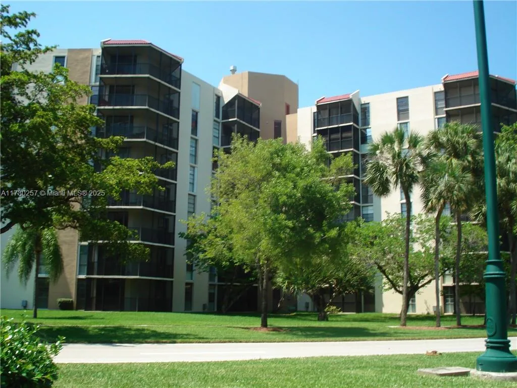 3101 N COUNTRY CLUB DRIVE # 306, Aventura, FL 33180