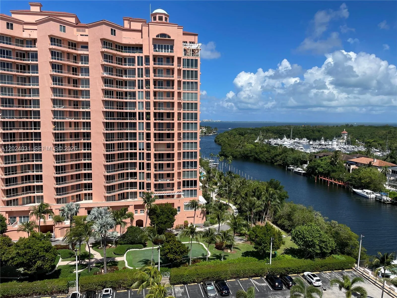 90 Edgewater Dr # 1222, Coral Gables, FL 33133