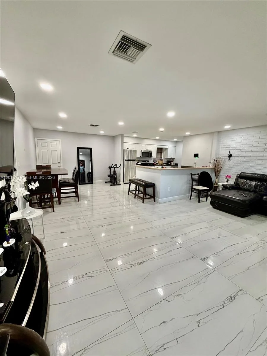 518 NW 47th Ct, Oakland Park, FL 33309