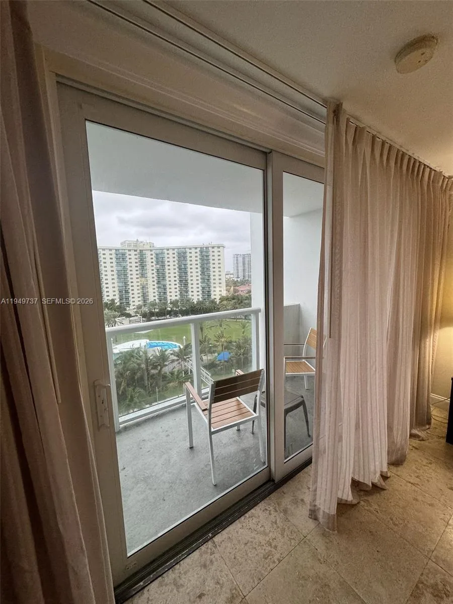 19201 Collins Ave # 831, Sunny Isles Beach, FL 33160