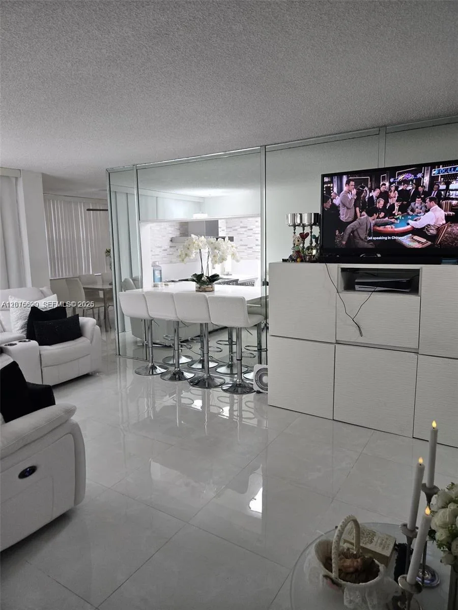 9410 Live Oak Pl # 103, Davie, FL 33324