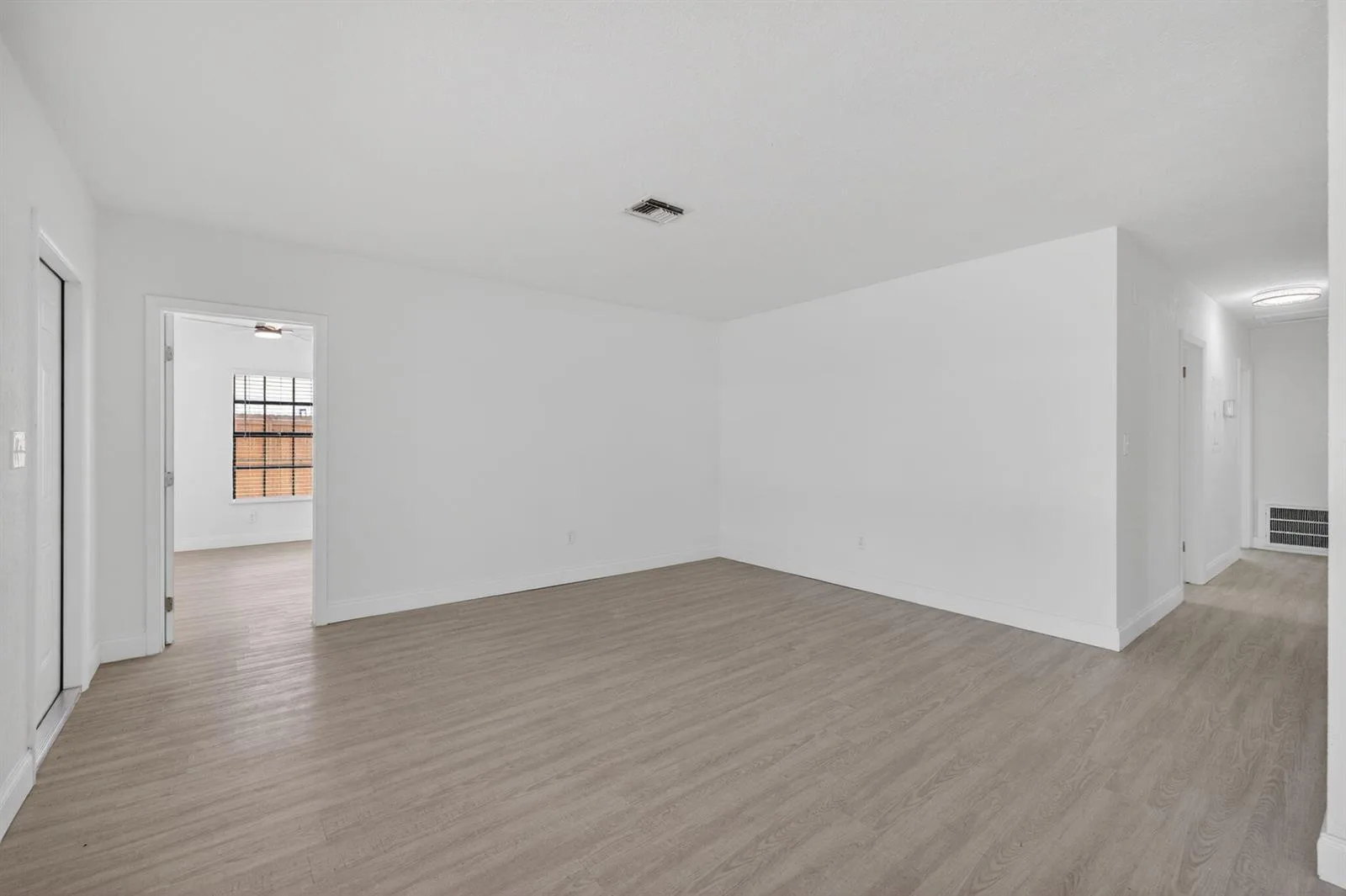 4807 NE 18th Avenue, Oakland Park, FL 33334 photo 4