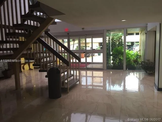 17890 W Dixie Hwy # 106, North Miami Beach, FL 33160 photo 3