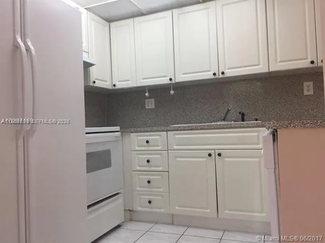 17890 W Dixie Hwy # 106, North Miami Beach, FL 33160 photo 8