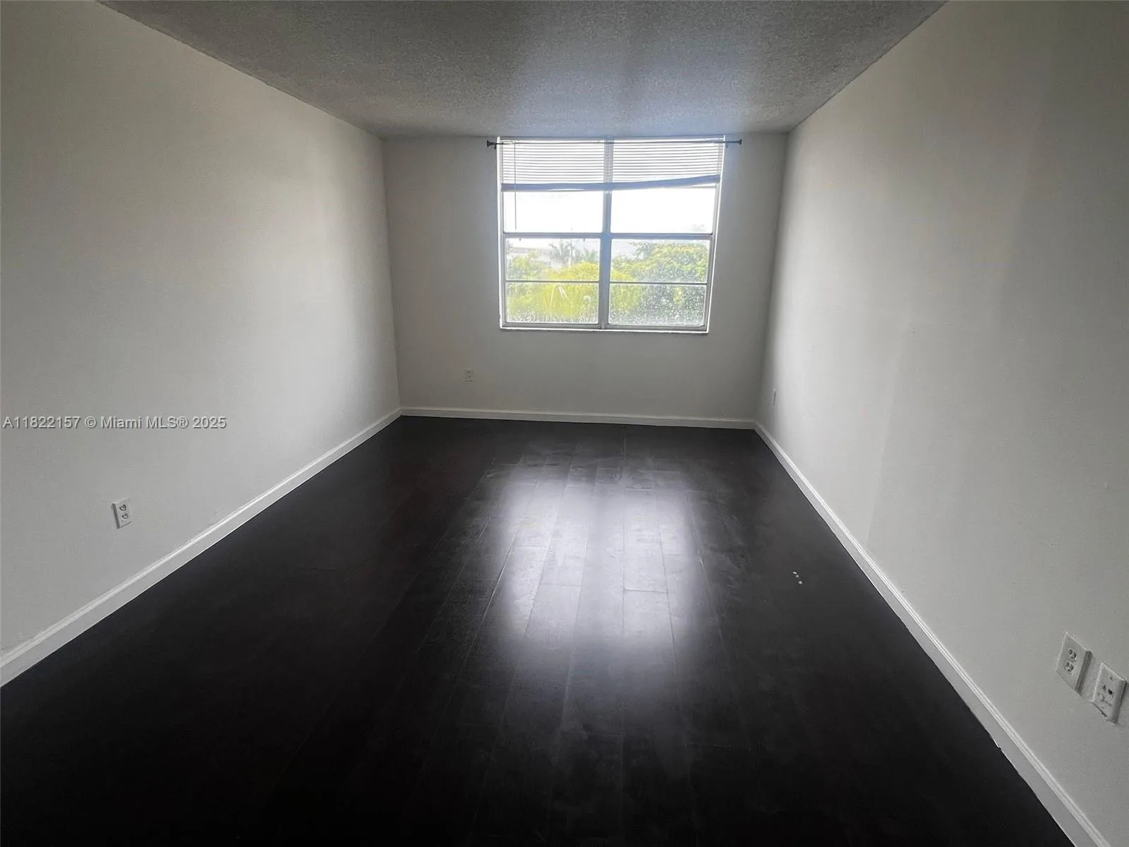 498 NW 165th St Rd # D303, Miami, FL 33169 photo 3