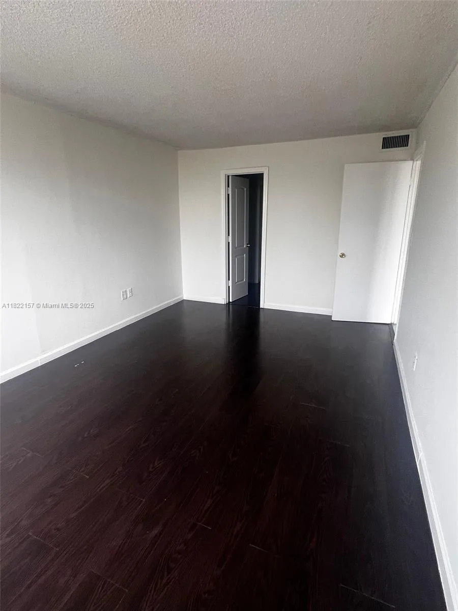498 NW 165th St Rd # D303, Miami, FL 33169 photo 7