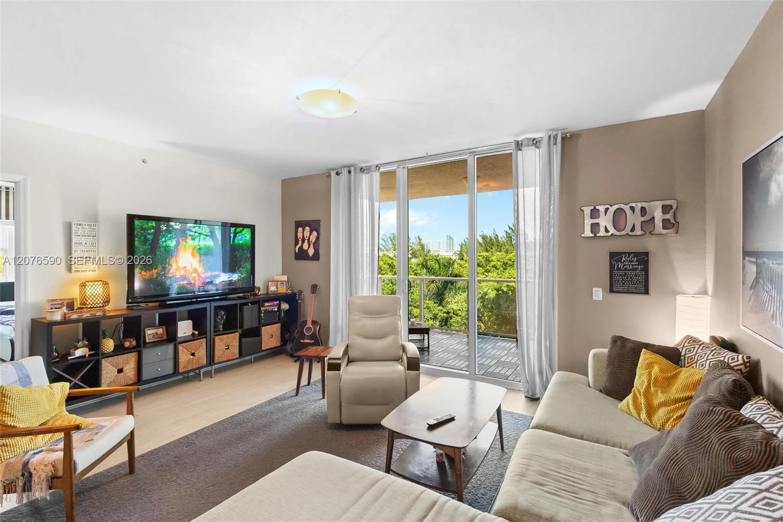 15051 Royal Oaks Ln # 401, North Miami, FL 33181