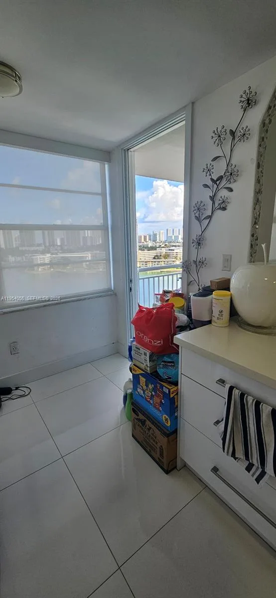 18041 Biscayne Blvd # 1405, Aventura, FL 33160 photo 12