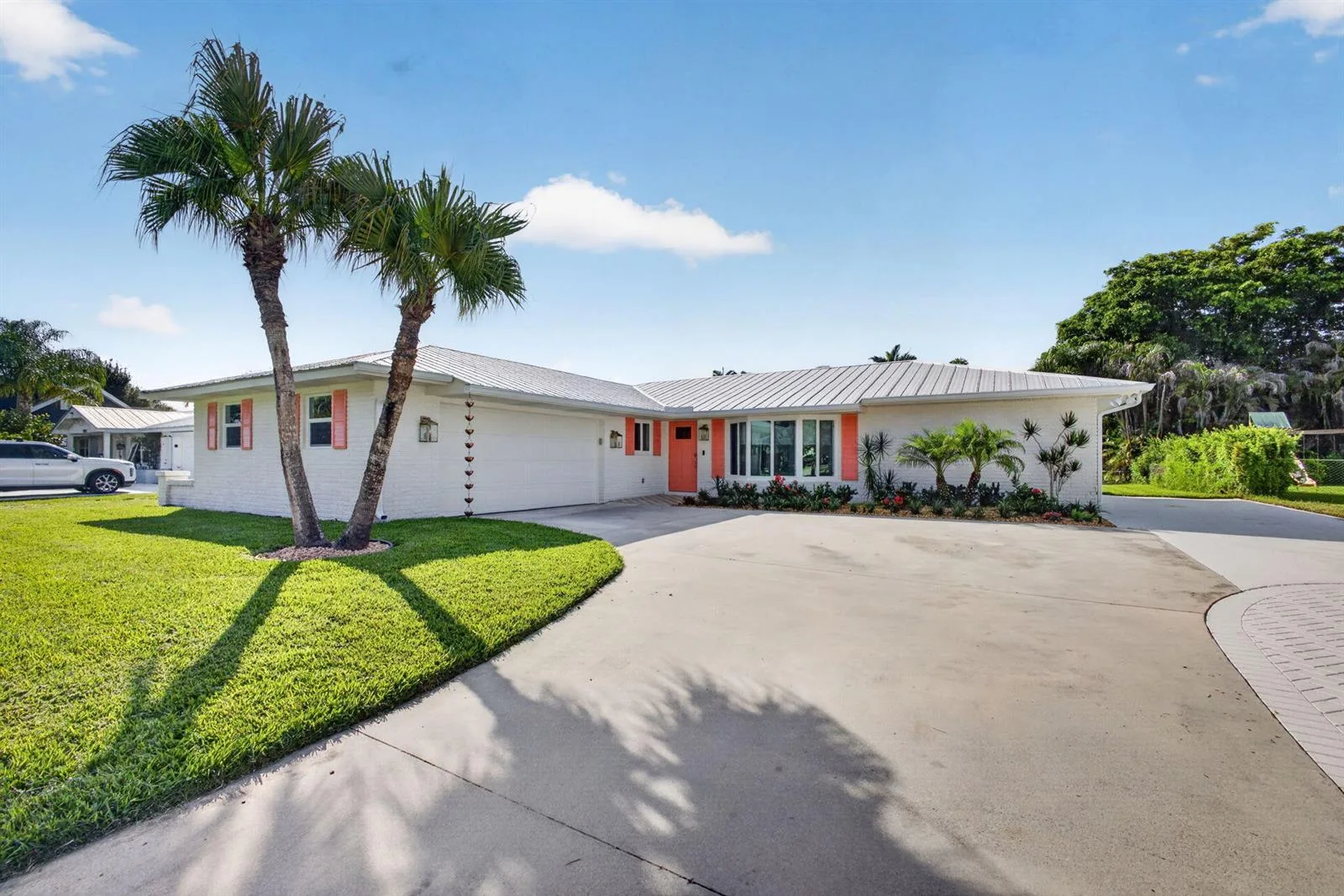 8816 SE ALABAMA Place, Hobe Sound, FL 33455 photo 2