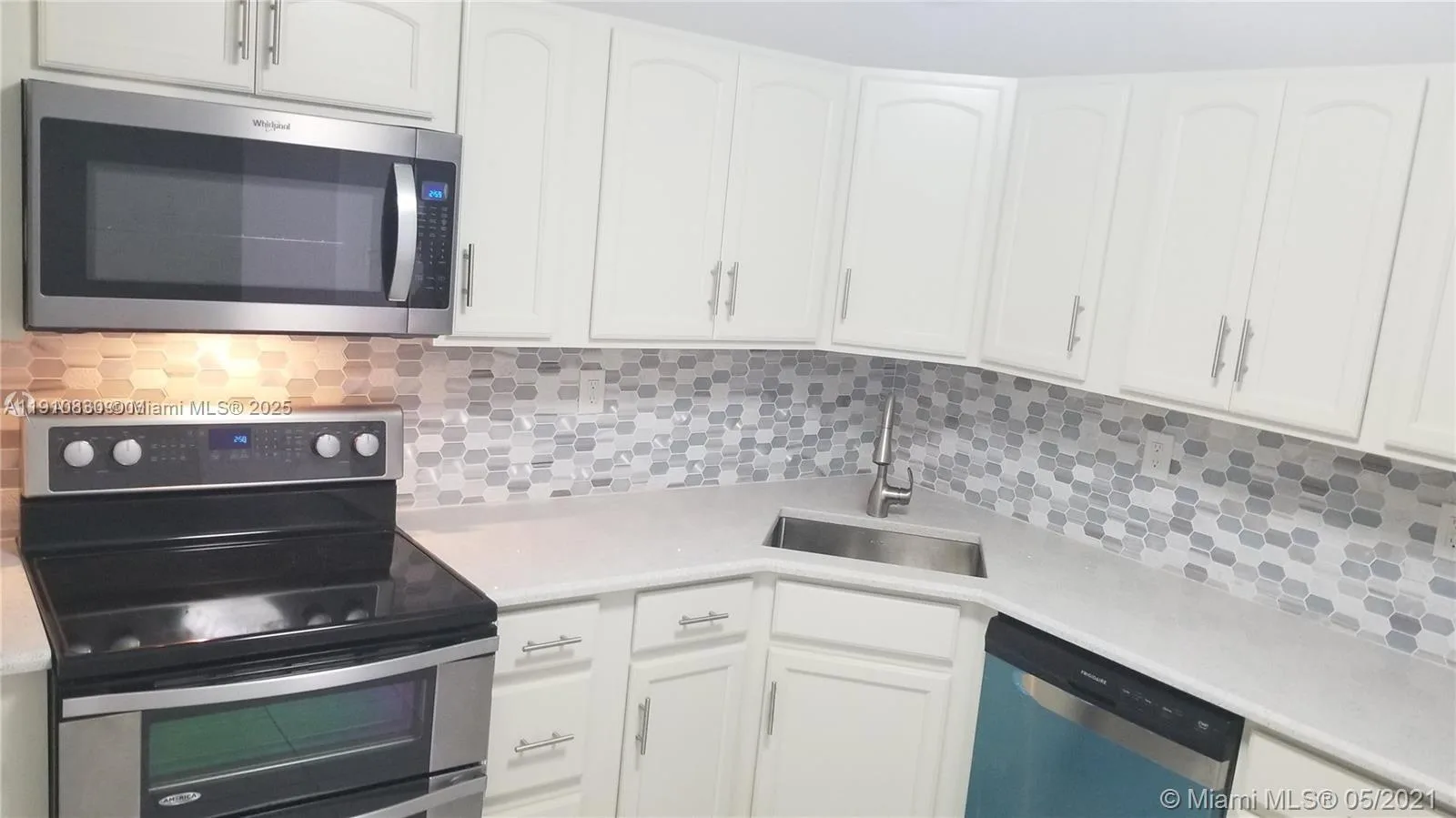 2780 NE 183rd St # 608, Aventura, FL 33160 photo 4