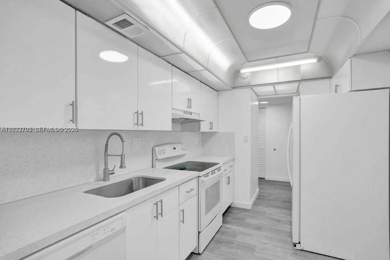 3821 Environ Blvd # 403, Lauderhill, FL 33319
