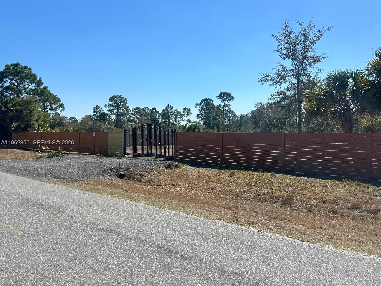 648 Hunting Club Ave, Clewiston, FL 33440