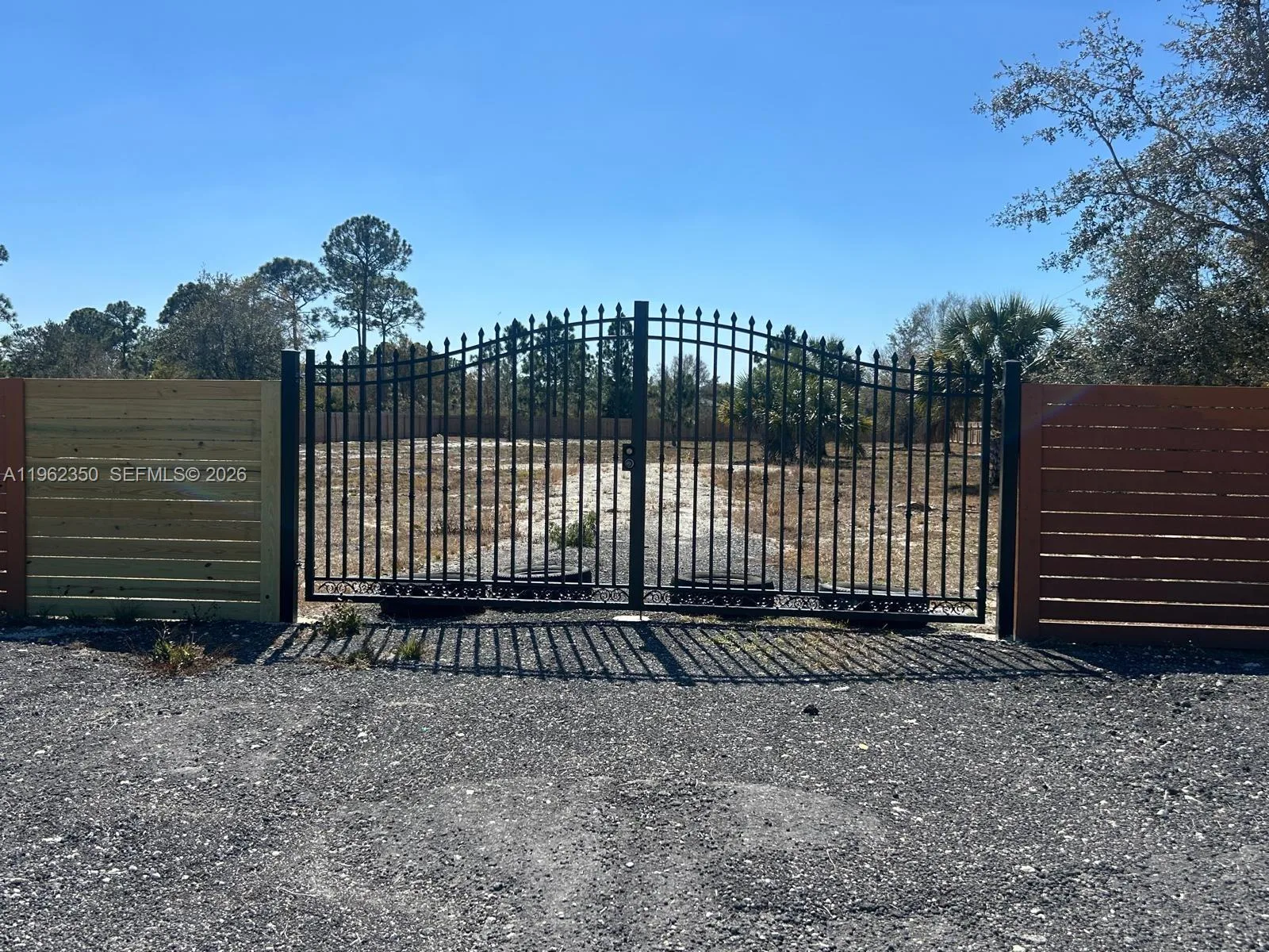 648 Hunting Club Ave, Clewiston, FL 33440 photo 2