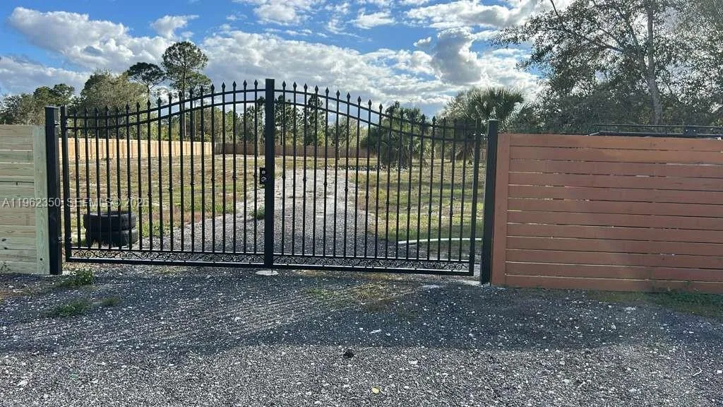 648 Hunting Club Ave, Clewiston, FL 33440 photo 5