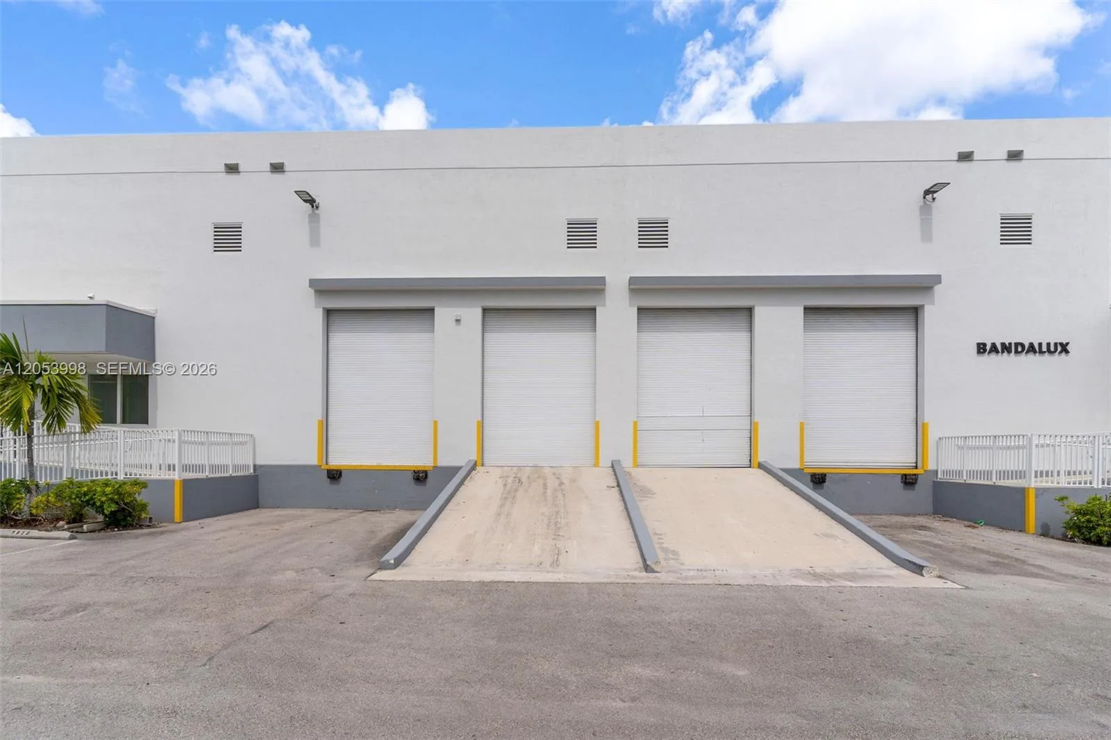 7900 NW 71st St, Medley, FL 33166
