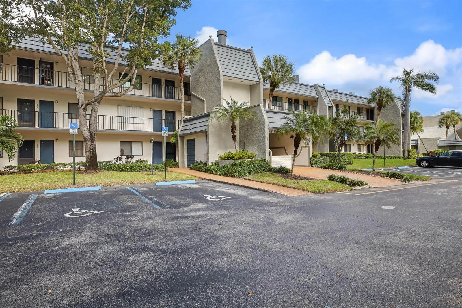 4822 Esedra Court # 303, Lake Worth, FL 33467 photo 3