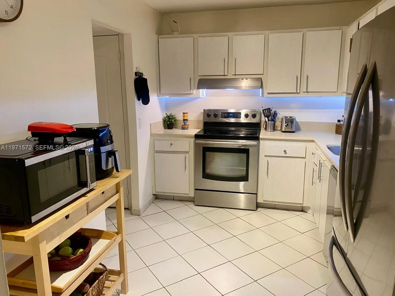 100 Bayview Dr # 516, Sunny Isles Beach, FL 33160 photo 4