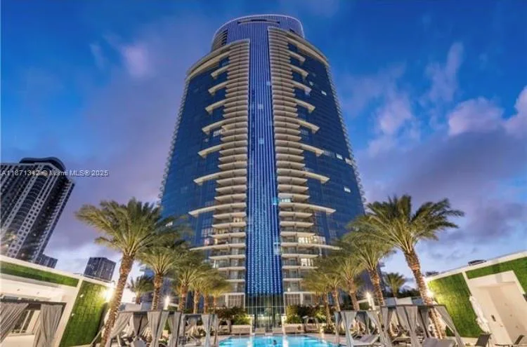 851 NE 1 Ave # 502, Miami, FL 33132