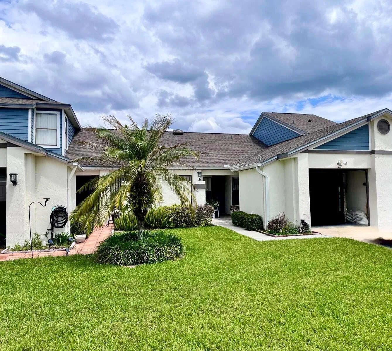 29 Lakepointe Circle, Kissimmee, FL 34743 photo 2