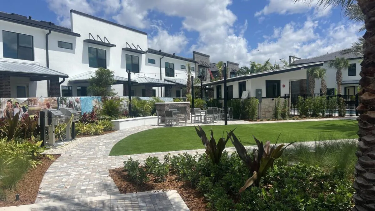 8345 NW 7th Place, Plantation, FL 33324 photo 4