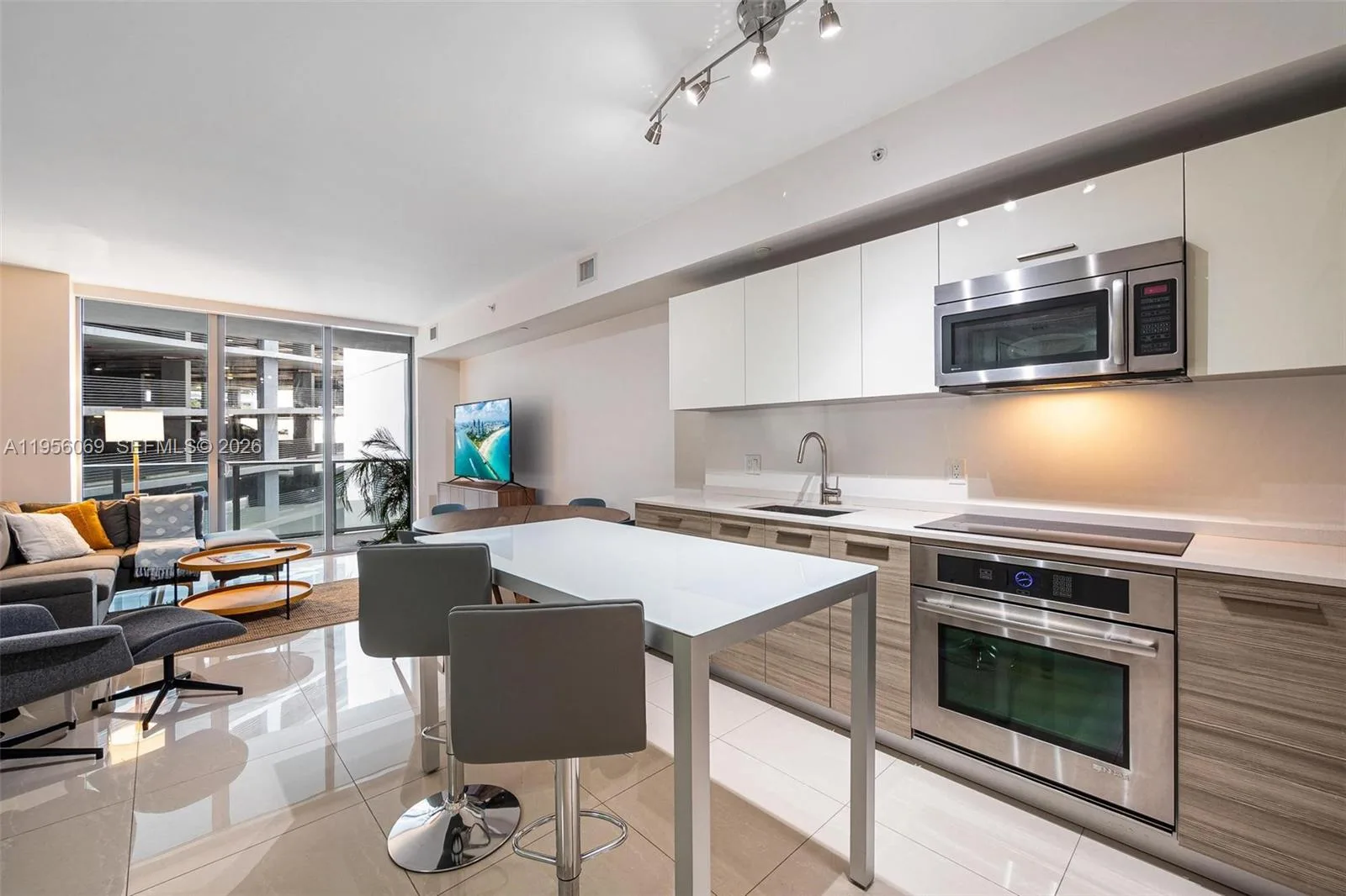 1300 Brickell Bay Dr # 700, Miami, FL 33131