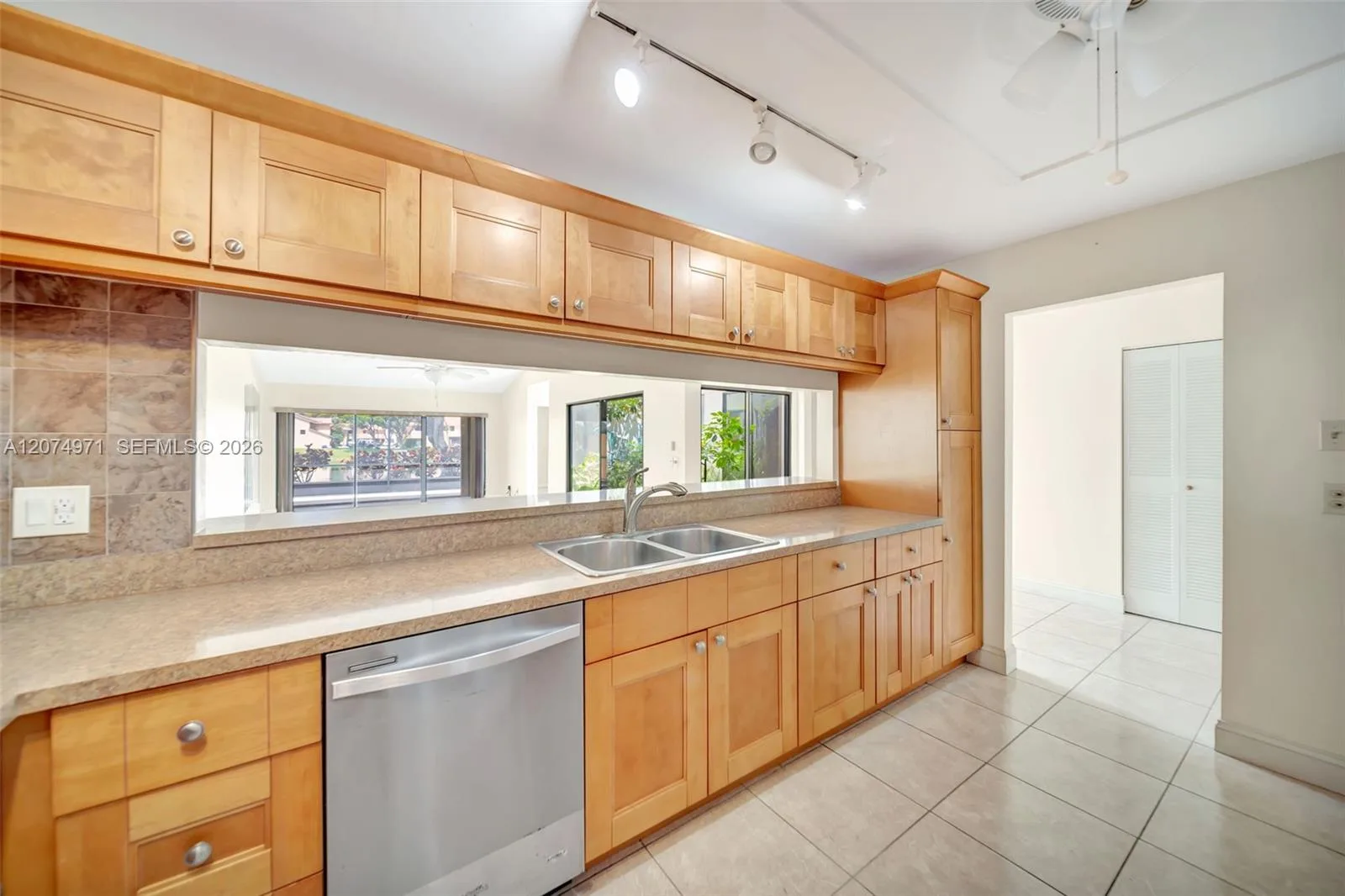 5223 Gate Lake Rd # 5223, Tamarac, FL 33319 photo 13