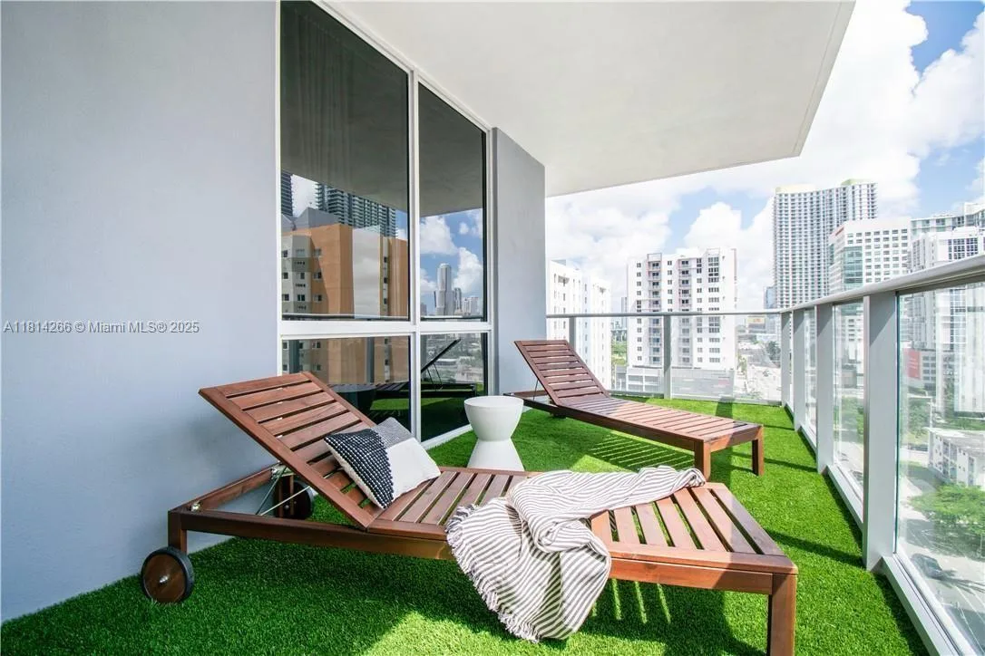 1010 SW 2nd Ave # 804, Miami, FL 33130 photo 12