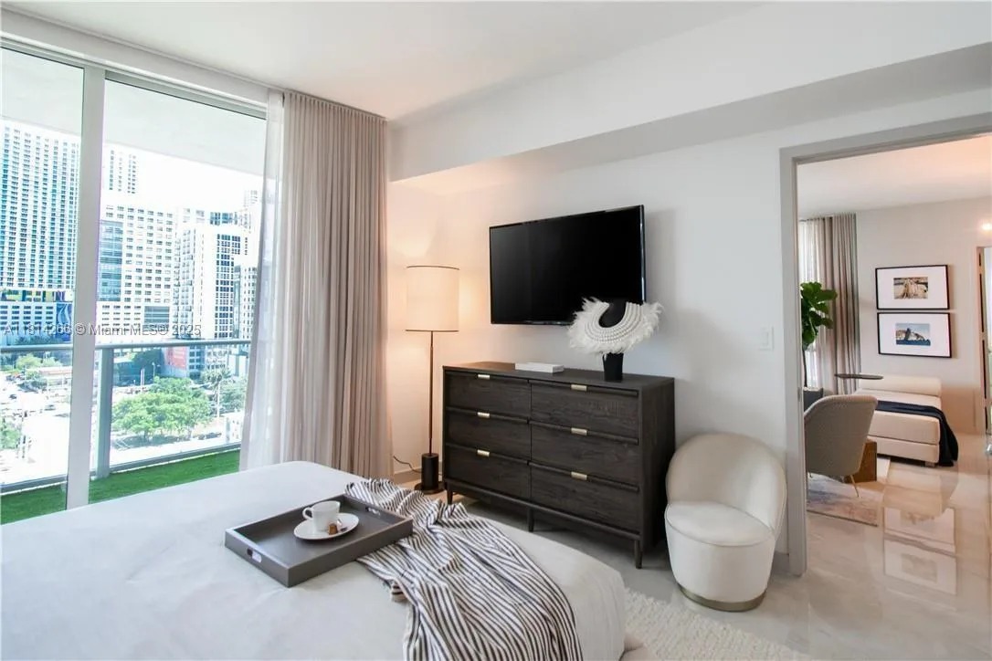 1010 SW 2nd Ave # 804, Miami, FL 33130 photo 4