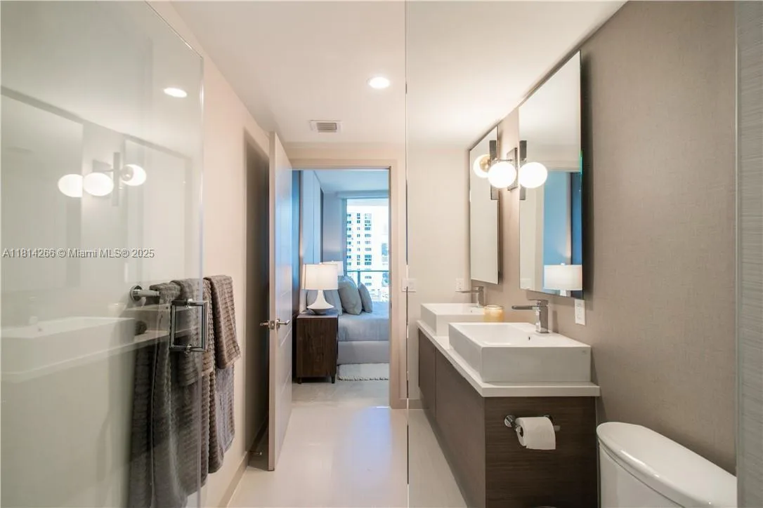 1010 SW 2nd Ave # 804, Miami, FL 33130 photo 5