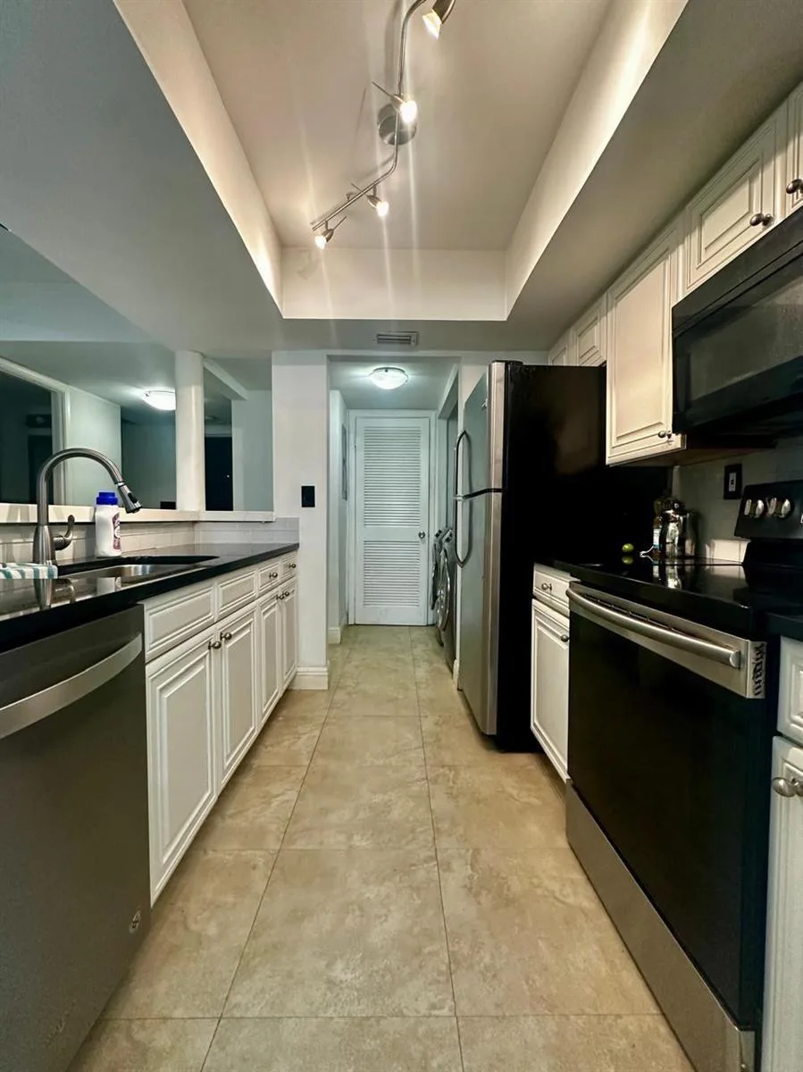 8801 W Sample Road # 4, Coral Springs, FL 33065