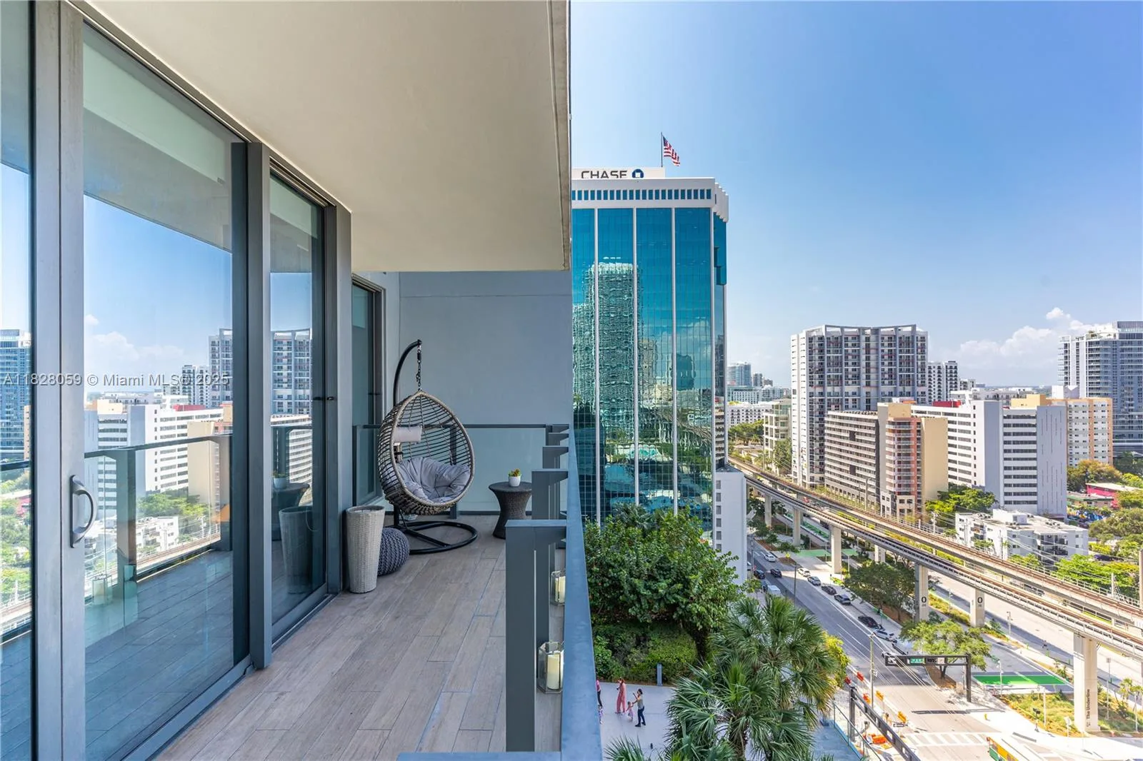 88 SW 7th St # 1008, Miami, FL 33130