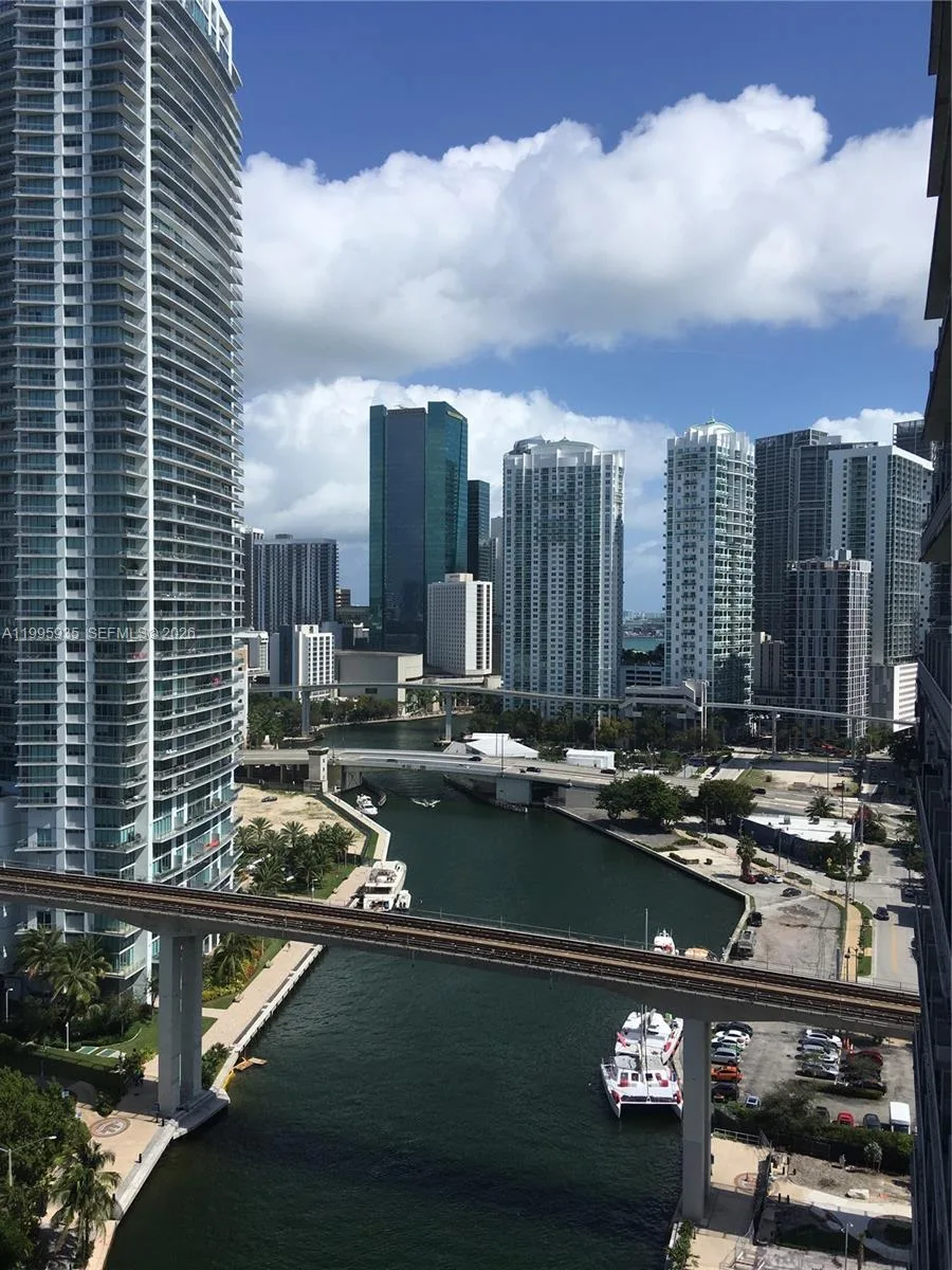 185 SW 7th St # 3211, Miami, FL 33130