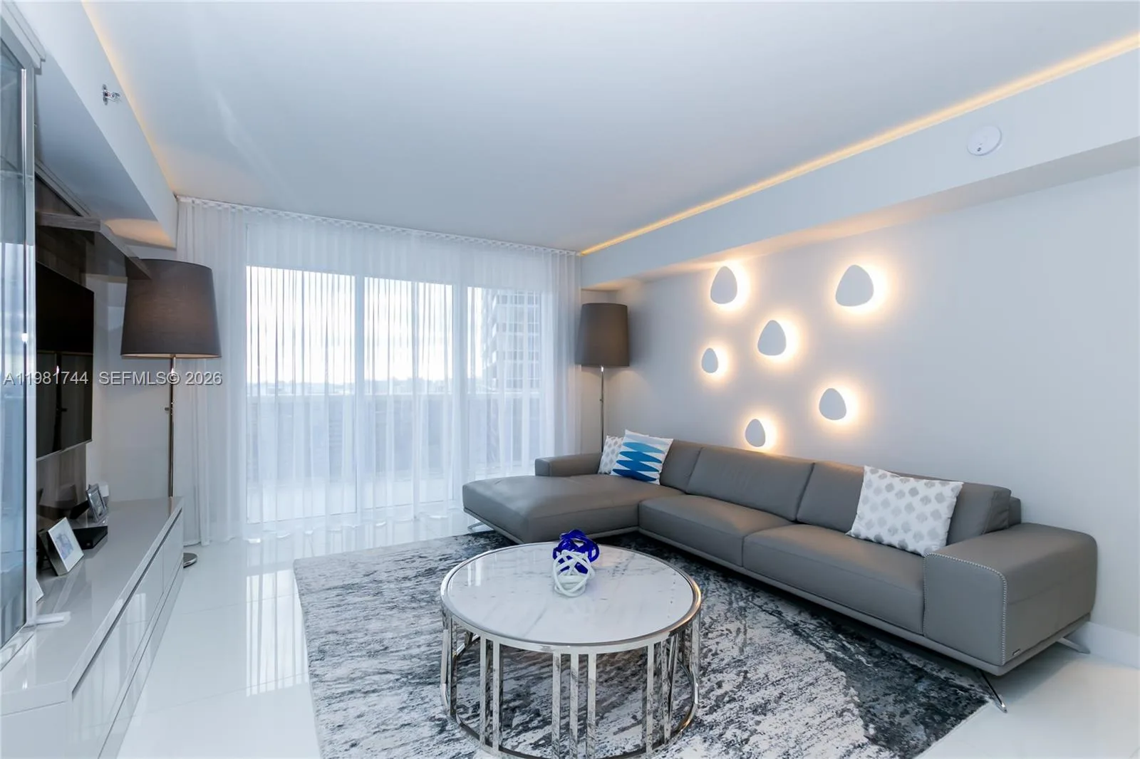 1830 S Ocean Dr # 2903, Hallandale Beach, FL 33009 photo 2